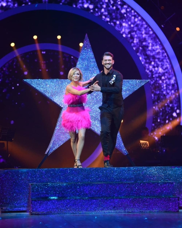 "Танцуем по привычке": Булитко с Дикусаром "зажгли" в ресторане