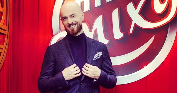 Влад Яма развеселил Сеть детским снимком в костюме Чебурашки