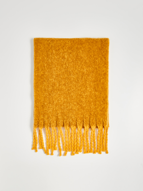 Оберните шею: ТОП-7 стильных шарфов на зиму 2019/20