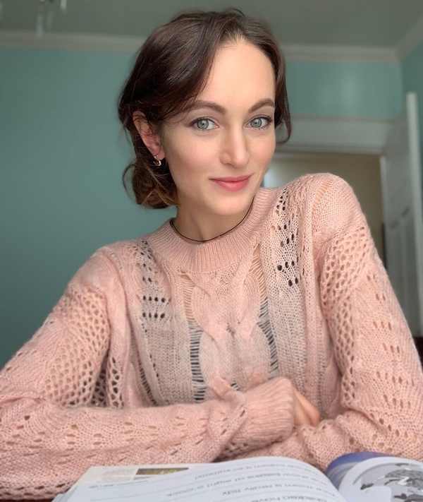 Какая фигура: Похорошевшая супруга Остапчука очаровала Сеть