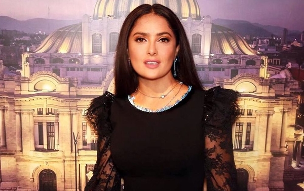 Сальма Хайек опубликовала селфи с Анджелиной Джоли без макияжа