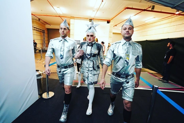 Верка Сердючка презентовала песню "Make It Rain Champagne" - видео