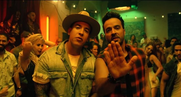 Названы самые популярные музыкальные видео десятилетия