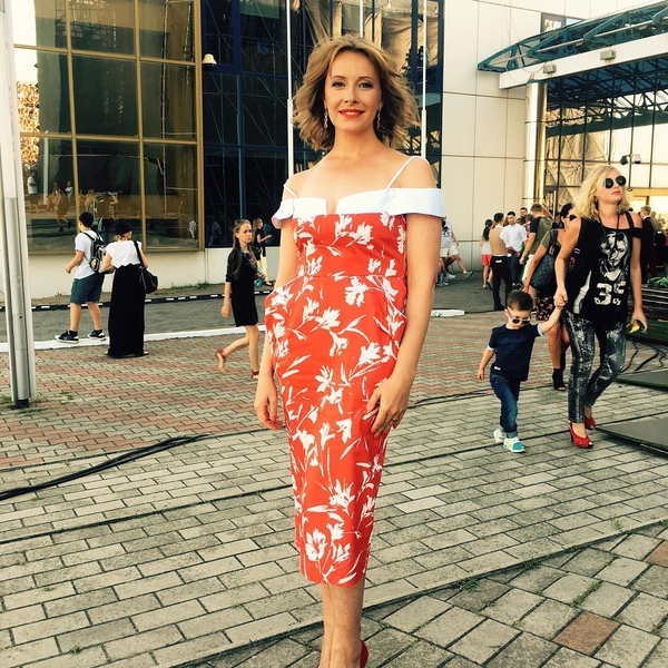 Елена Кравец засветилась в компании известного боксера - фото