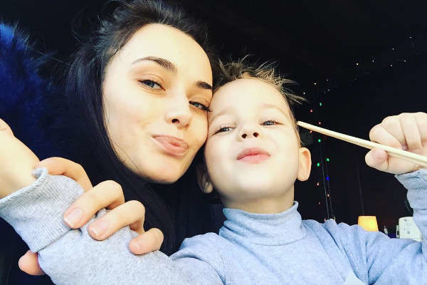 Победительница "Танцев со звездами" показала подросшего сына