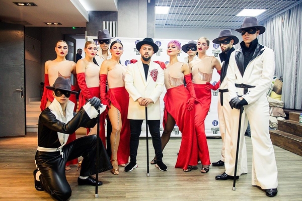 "Долгожданный дуэт?": MONATIK заинтриговал снимком с известной певицей