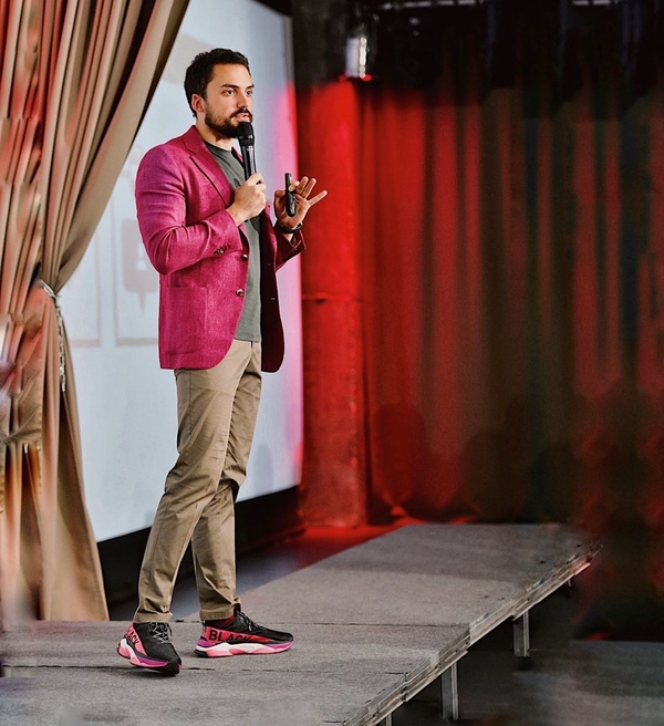 "Ну и Эго": Бывшего мужа Славы Каминской затроллили за "заповеди" детям