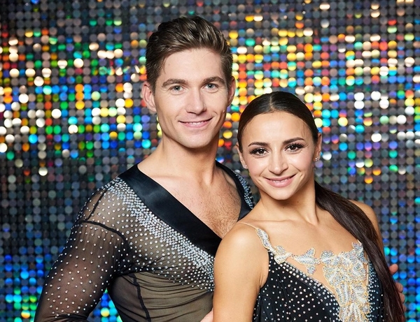 Неожиданно: Жена Остапчука посвятила пост его партнерше по "Танцам"