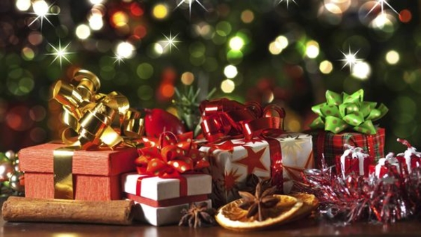 Что подарить родителям на Новый год? ТОП-5 универсальных вариантов
