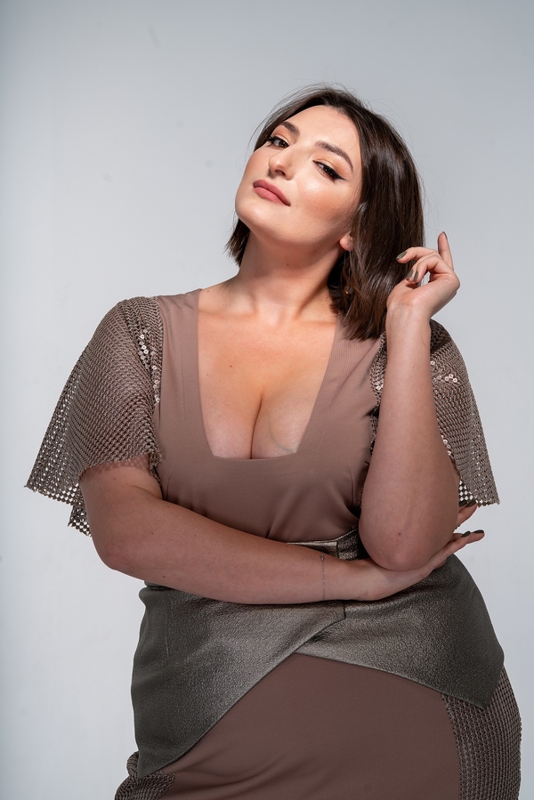 Анастасия Оруджова: "Перед выходом на сцену Лена Кравец произносит заклинание"