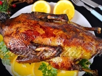 Утка в духовке на Рождество по-польски