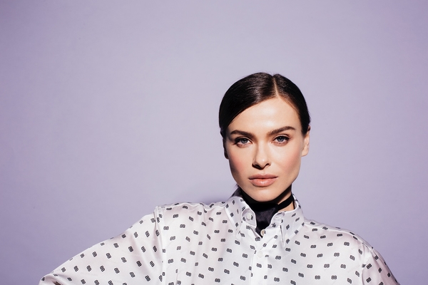 "Мое любимое": Елена Темникова представила душевную зимнюю песню о самом грустном чувстве