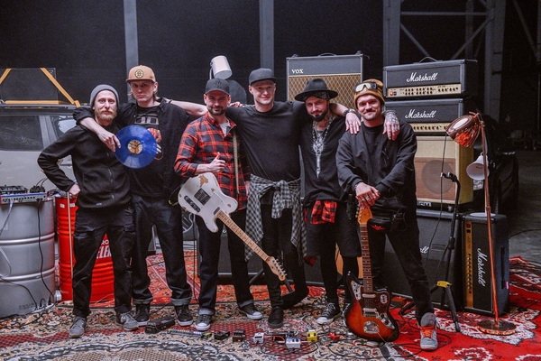 Группа "Бумбокс" выпустила новый хит на слова Леси Украинки - видео