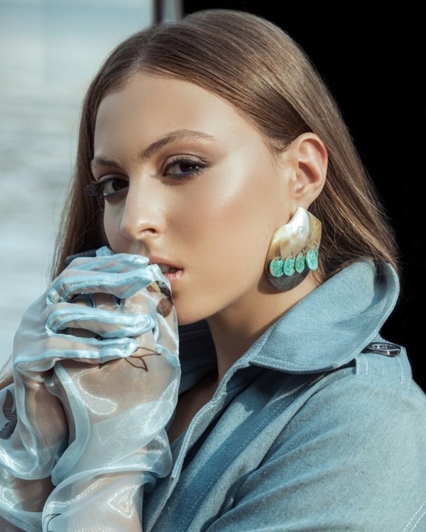 "Ребятушки": Маша Полякова показала, как катается с отцом на лыжах