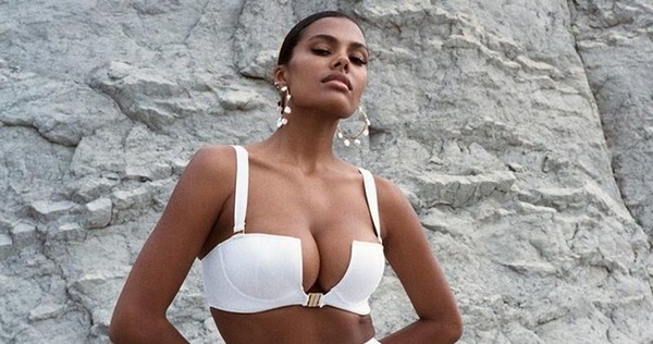 Тина Кунаки похвасталась фигурой спустя 8 месяцев после родов