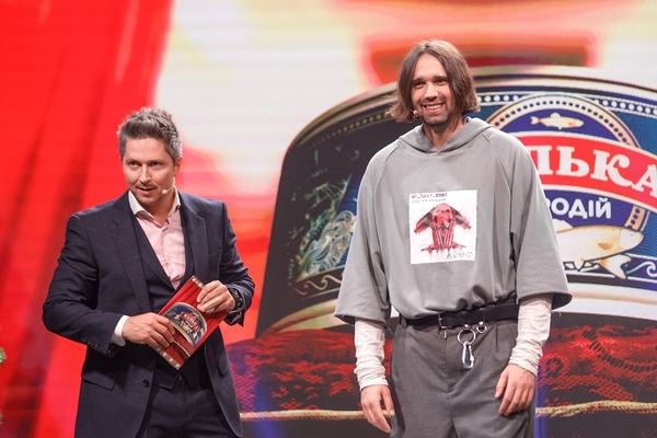 Зайчик, Богатырь, Оксана: Какие роли играли на утренниках знаменитости