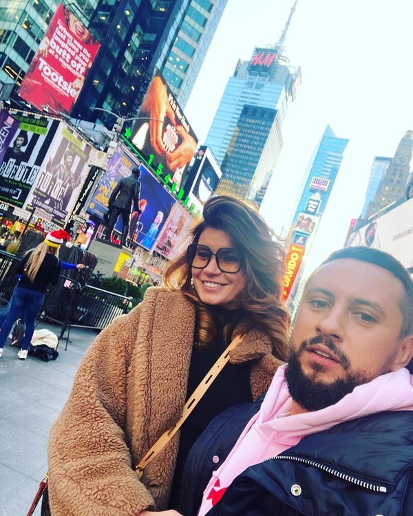 Жаркие: Монатик с женой засветились на кубинской вечеринке