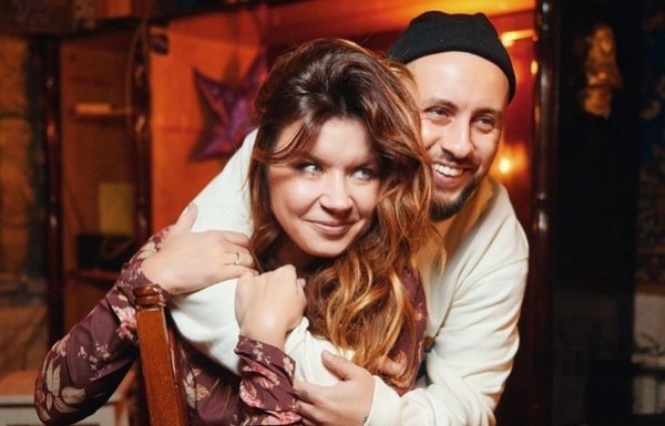 MONATIK показал, как отдыхает с семьей