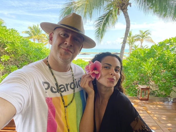 Счастливый и похудел: Потап показал новые яркие фото с Каменских