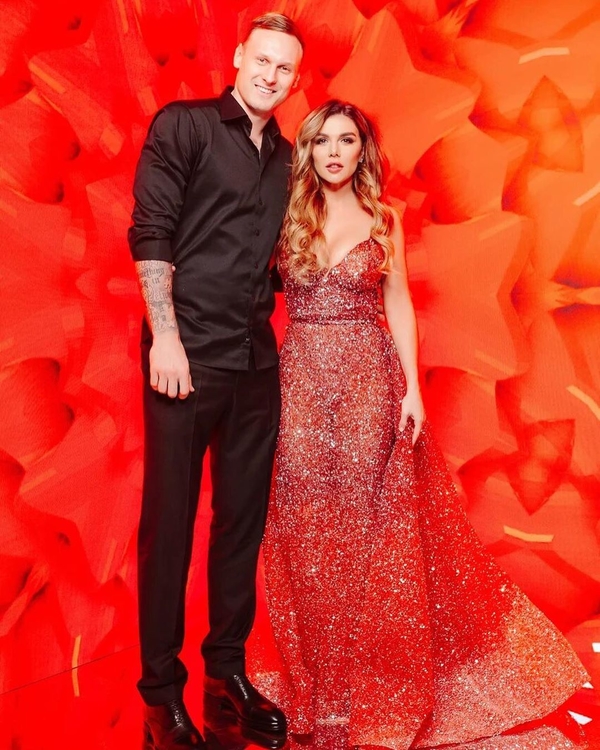 Анна Седокова записала откровенное видео с Янисом Тиммой