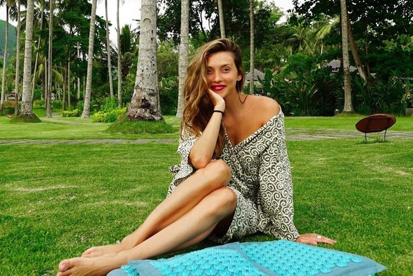 Регина Тодоренко показала редкое фото с сестрой-моделью