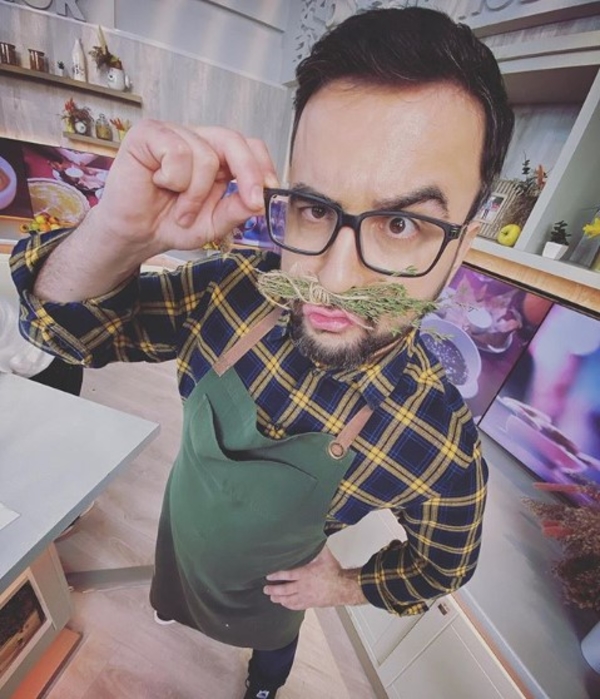 Яблочные деруны: рецепт Руслана Сеничкина