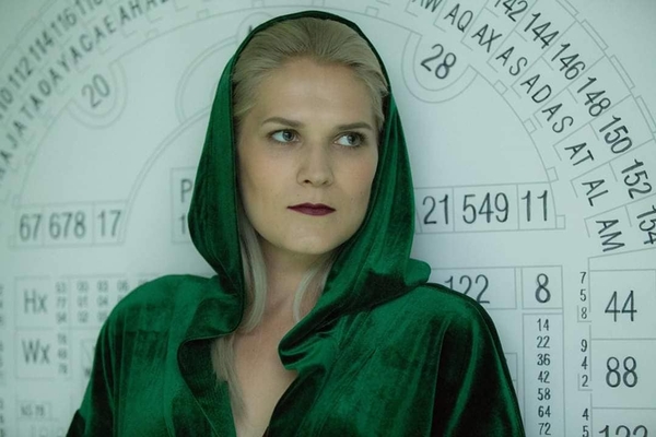 Звезда "Женского Квартала" чуть не утонула на съемках фильма "Посторонний"