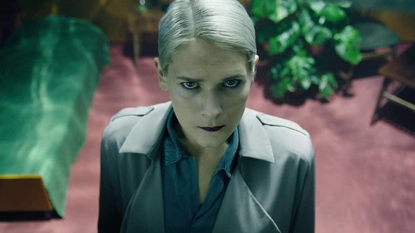 Звезда "Женского Квартала" чуть не утонула на съемках фильма "Посторонний"