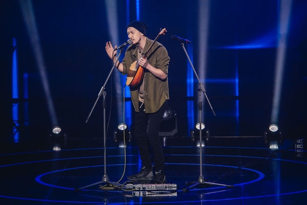 Двойник NK и звезда сериала "Папик": Чем удивлял 2 эфир "Голоса країни"