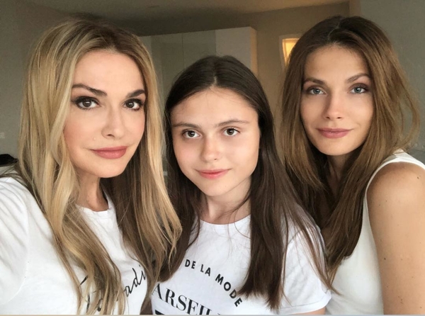 Дочери Ольги Сумской поделились трогательным семейным видео