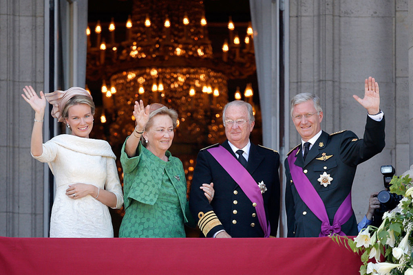 Королевский скандал: Бывший король Бельгии Альберт II признал внебрачную дочь