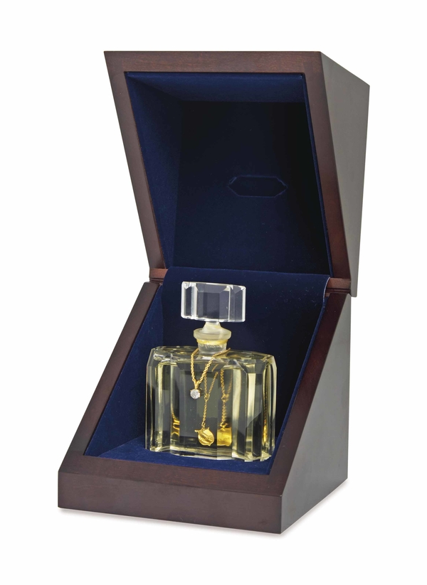 Золотой запах: Как звучат самые дорогие духи мира