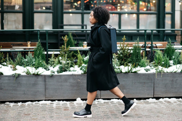 “Горячий” микротренды: Черные носки на весну 2020