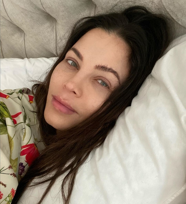 Дженна Дьюэнн показала откровенную фотосессию на последнем месяце беременности