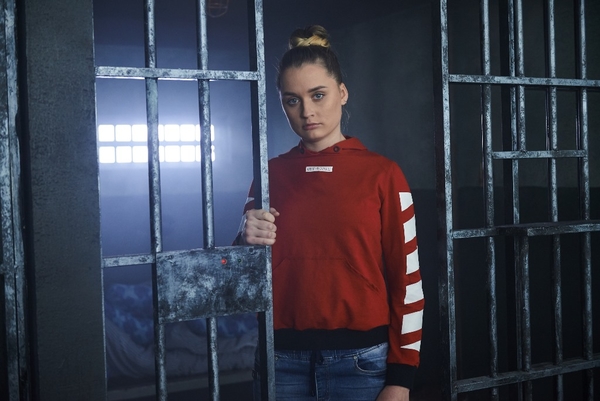 На "Від пацанки до панянки" пришла девушка, которую приковывали цепью