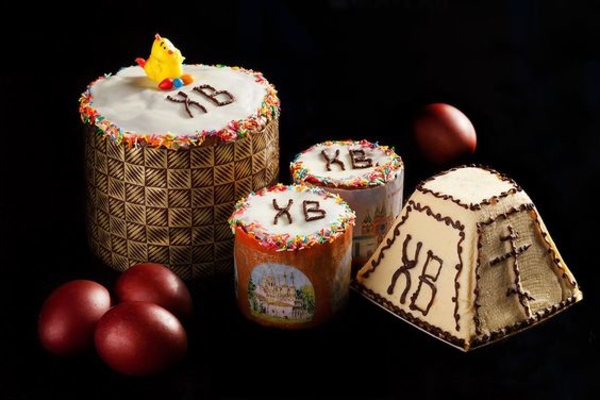 В чем разница между куличом и паской?