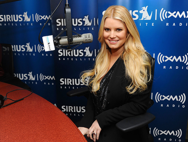 Джессика Симпсон призналась, что едва не умерла после пластики