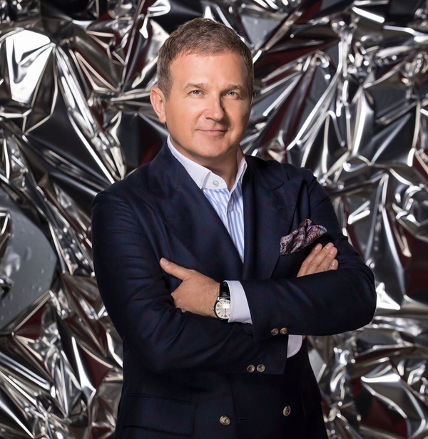 Сильный мэн: Юрий Горбунов застыл в позе йоги и покорил Сеть