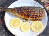 Рецепт на обед: запеченная скумбрия в лимонном маринаде