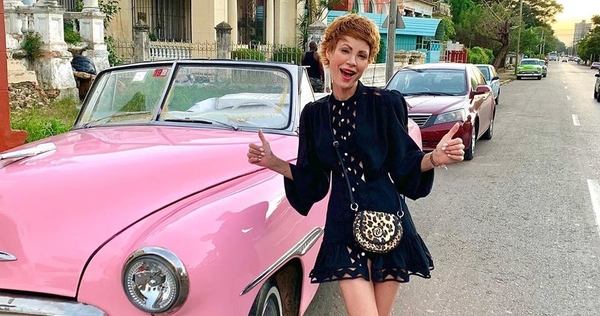 "Розенко не ревнует?": Елена-Кристина Лебедь засветилась в компании голого мужчины