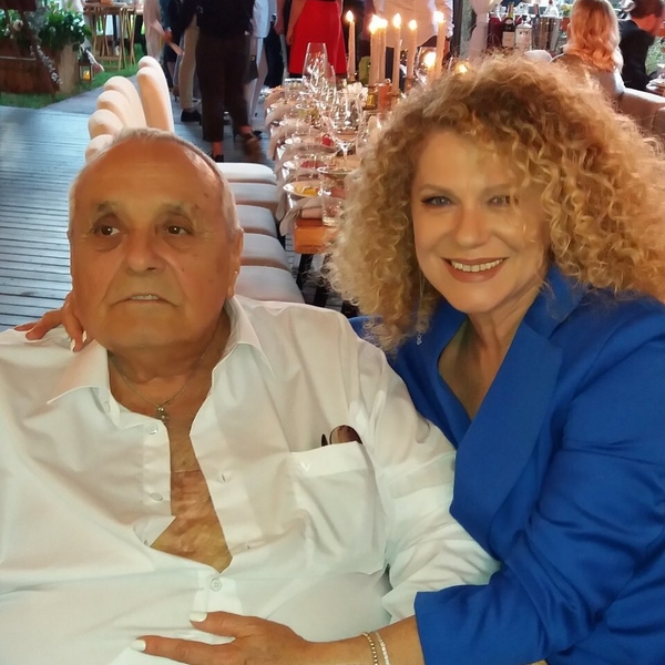 Мама Каменских рассказала, как начался ее роман с мужем