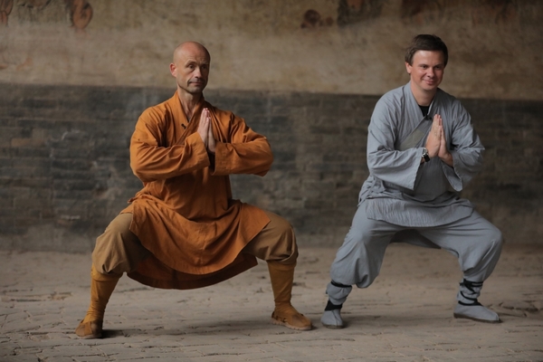 "Путешествия любви не преграда", - Комаров рассказал, как в Китае переживал разлуку с женой