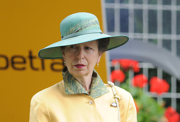 Похищение дочери Елизаветы II: Как отблагодарили спасителя принцессы Анны