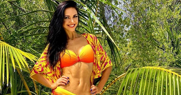 Вика из "НеАнгелов" засыпала Сеть пляжными фото из Мальдив