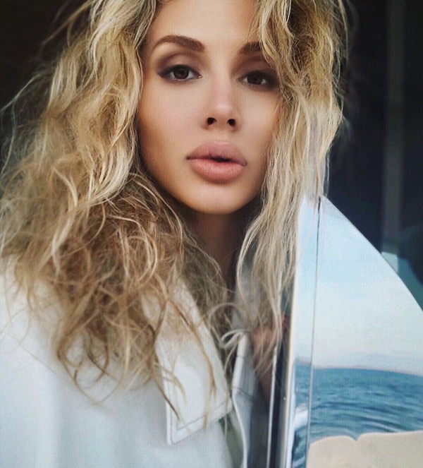 Рай здесь: Лобода очаровала Сеть пляжными фото с младшей дочерью