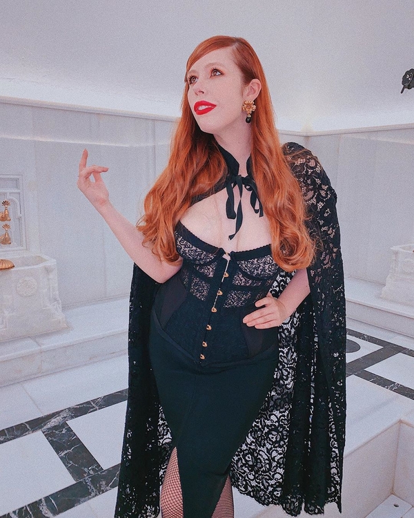 Соня Плакидюк показала детское фото 26-летней давности