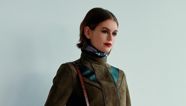 Прозрачный наряд и длинные ноги: Дочка Синди Кроуфорд снялась для глянца