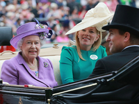 Старший внук Елизаветы II Питер Филлипс разводится: Реакция королевы