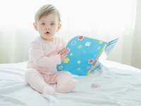 Комаровский рассказал, какие есть книги для детей до года