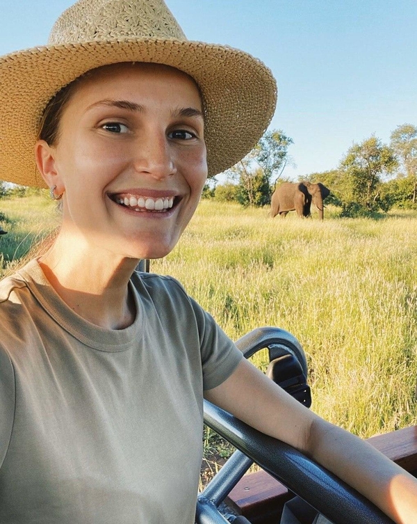 Алла Костромичева встретилась с 6-метровым крокодилом